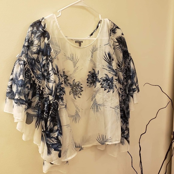 Blue and white floral blouse from Charlotte Russe - Picture 2 of 6